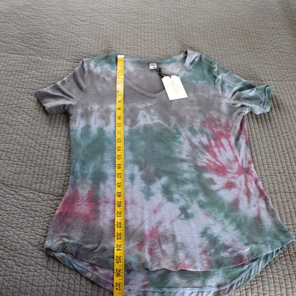 Handmade tie dye v-neck t-shirt top by Hue Revival - Picture 7 of 9